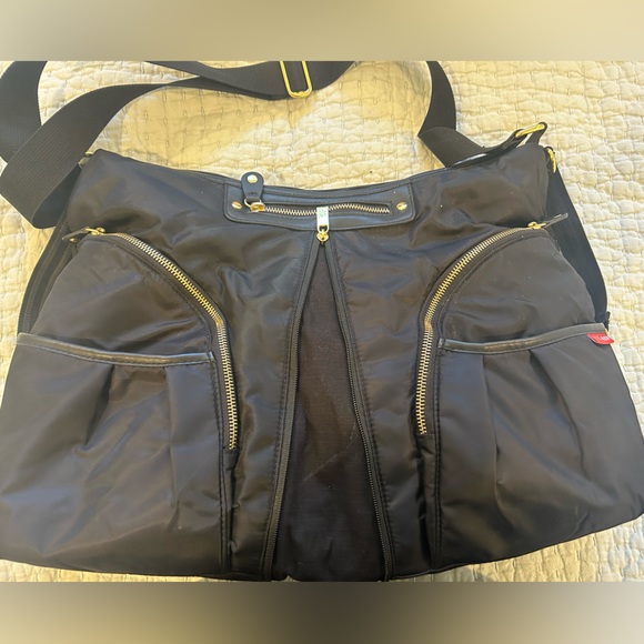 SkipHop Diaper Bag, Black. - Picture 5 of 11